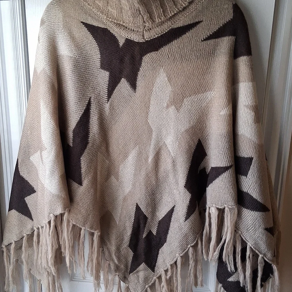 Sweater Poncho With Tassle Fringe Triangle Hem Pullover Cowl Neck Sweater Cape - Picture 5 of 8